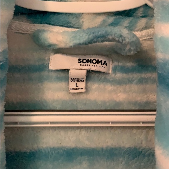 Women’s Robe - Picture 6 of 8